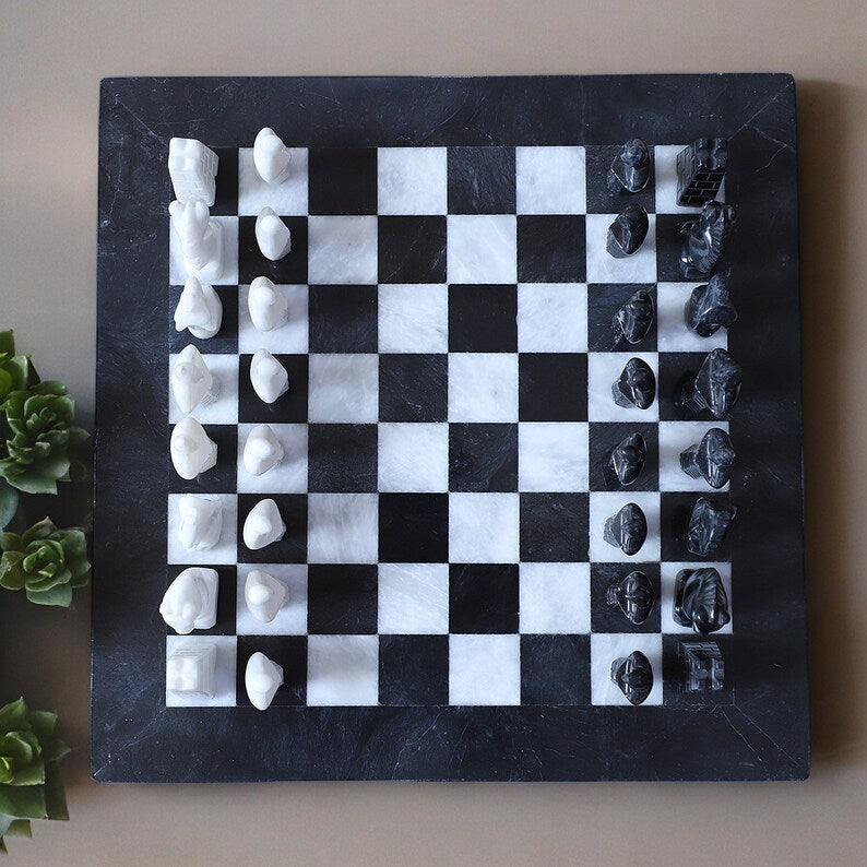 Black and White Marble Antique Statue Chess Set