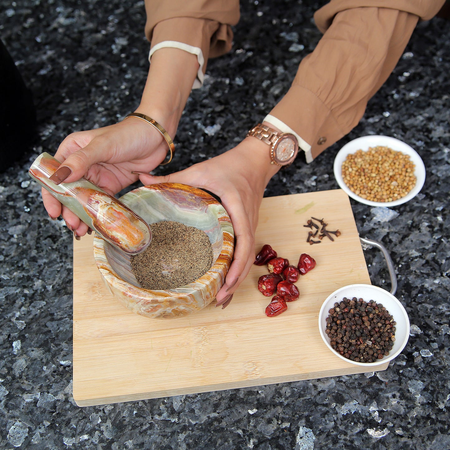 Exquisite Marble Mortar and Pestle Set (5 inch)- Your Ultimate Kitchen Essential for Grinding Spices, Making Guacamole, Salsa, Pesto, and Crushing Pills