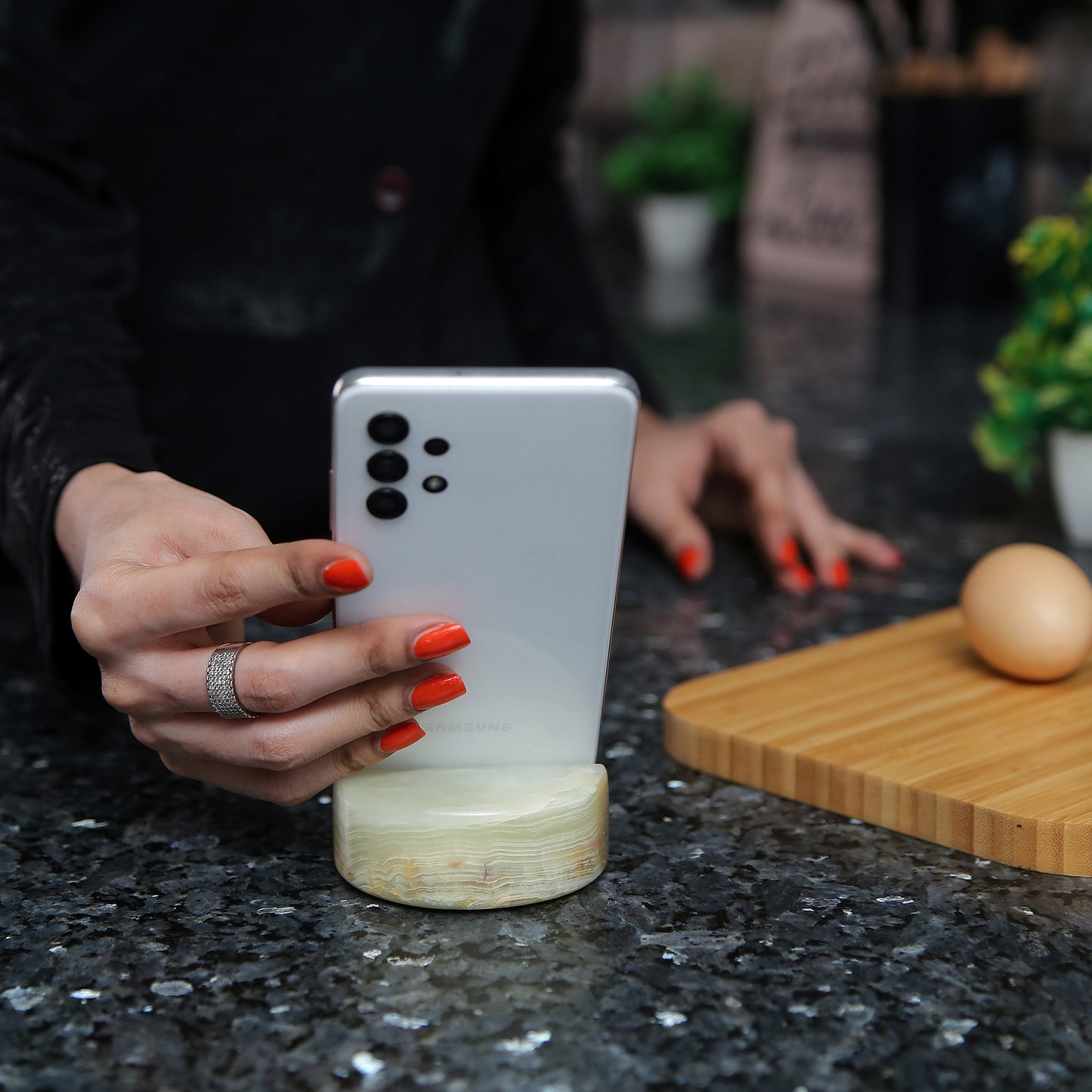 Marble Mobile Holder