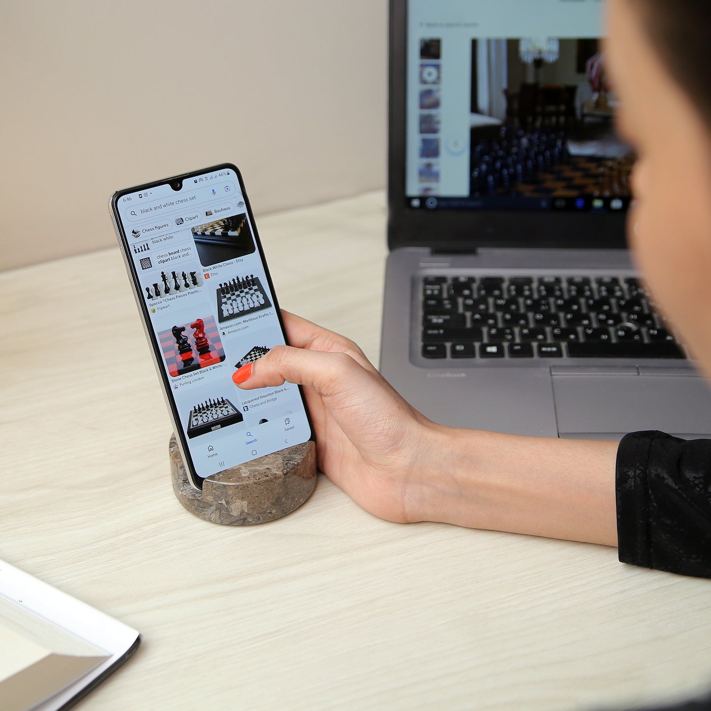Marble Mobile Holder