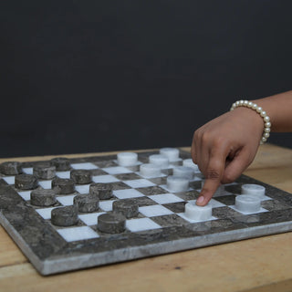 occeanic and white marble chess set