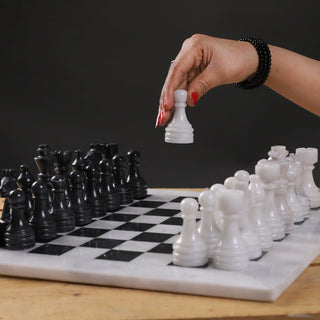 15 Inch White and Black Marble Chess Set